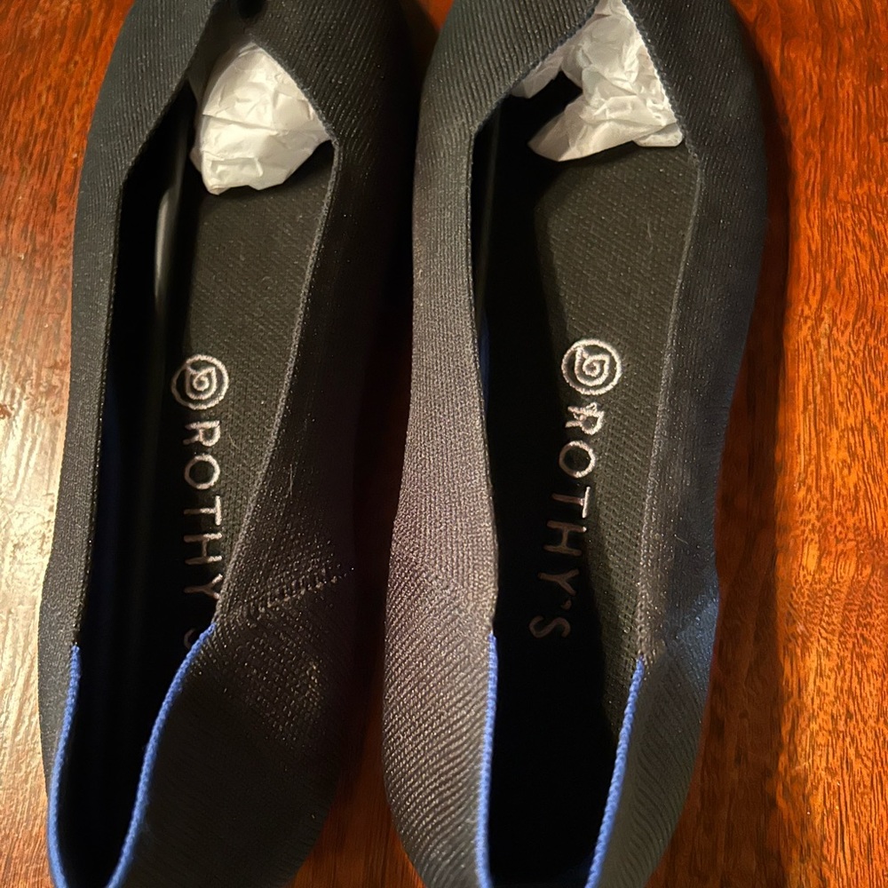 Rothy’s black flats